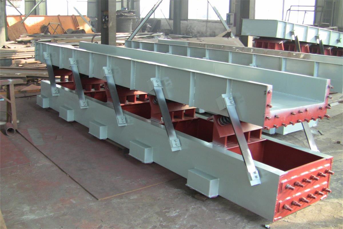 連桿振動(dòng)輸送機(jī)